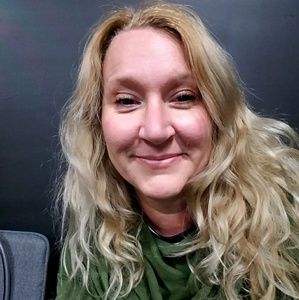 Meet your Posher, Angela